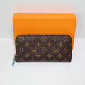 LV Monogram Long Wallet Zipper Closure