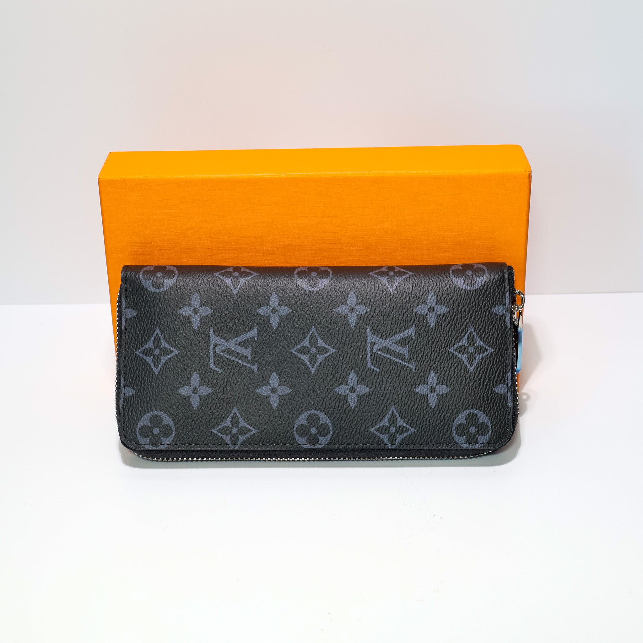 LV Monogram Long Wallet Zipper Closure