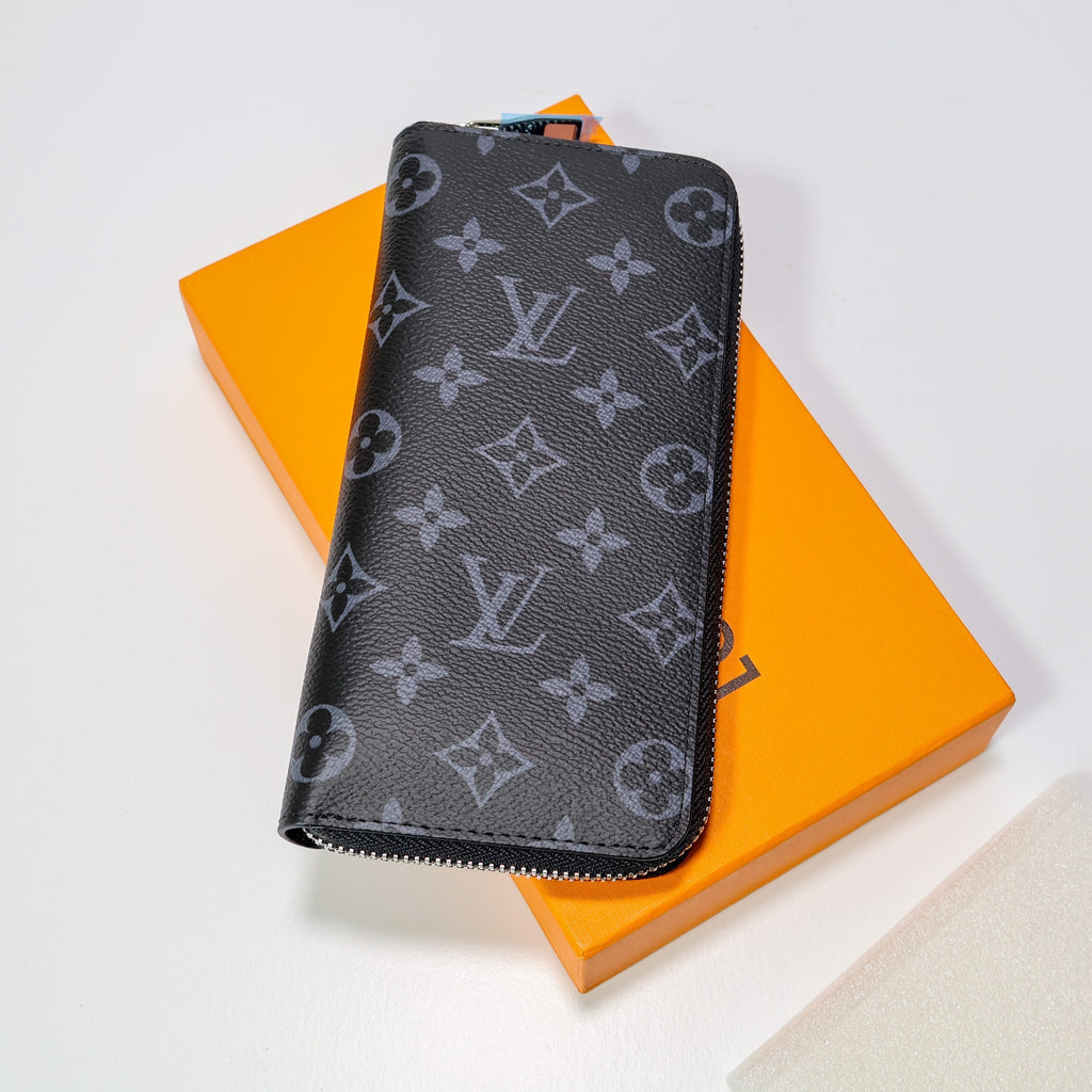LV Monogram Long Wallet Zipper Closure