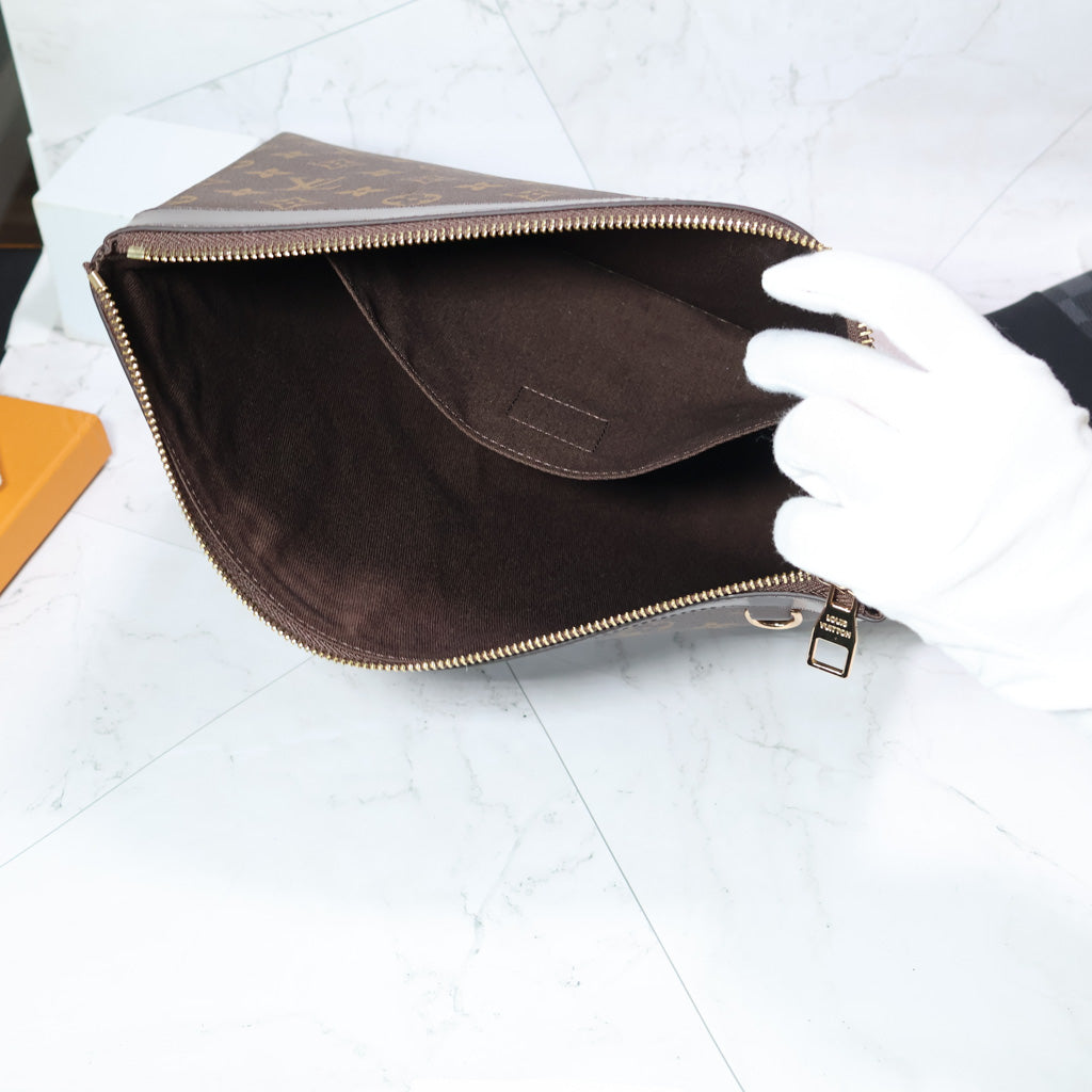 LV Daily Pouch