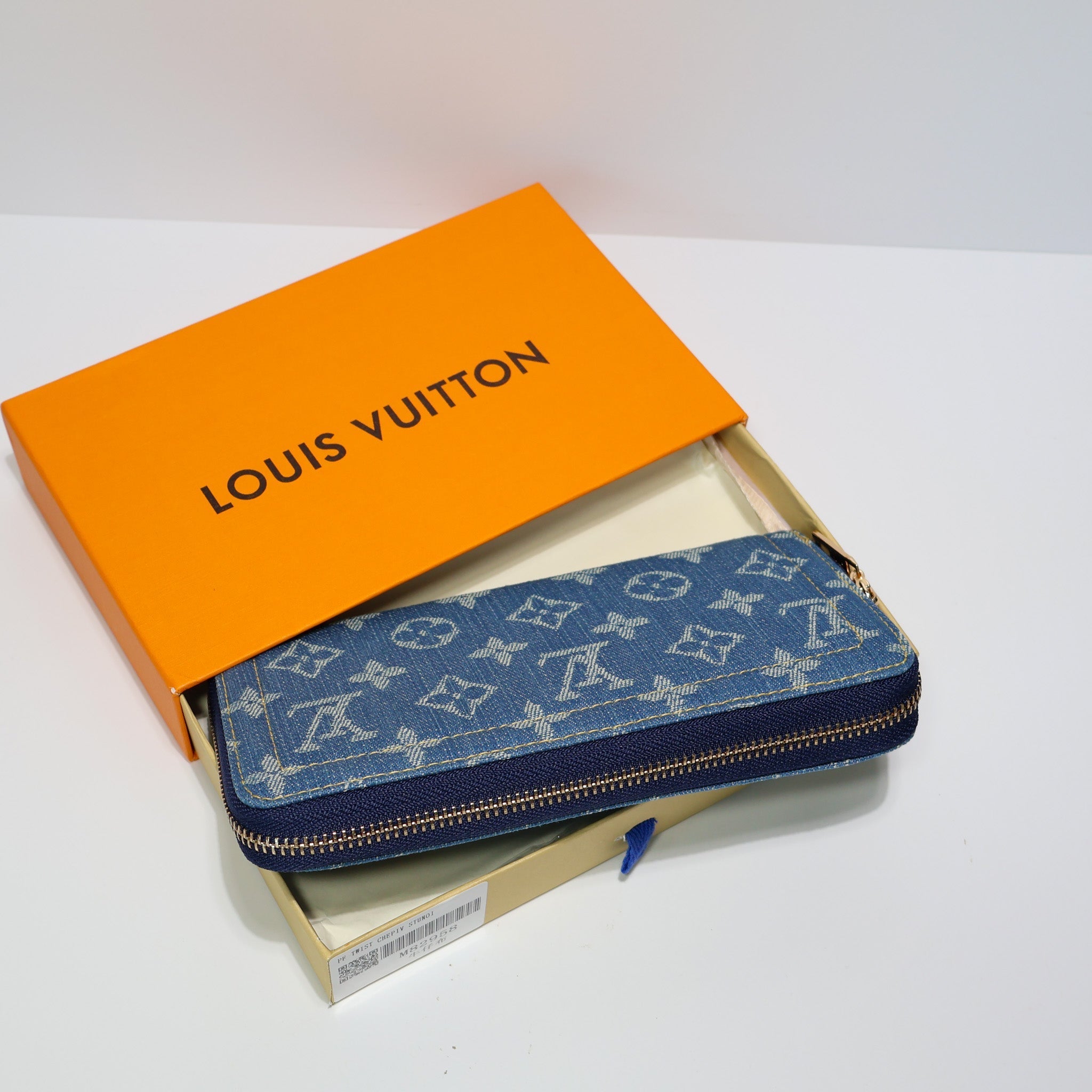 LV Denim Wallet Long Zipper Style