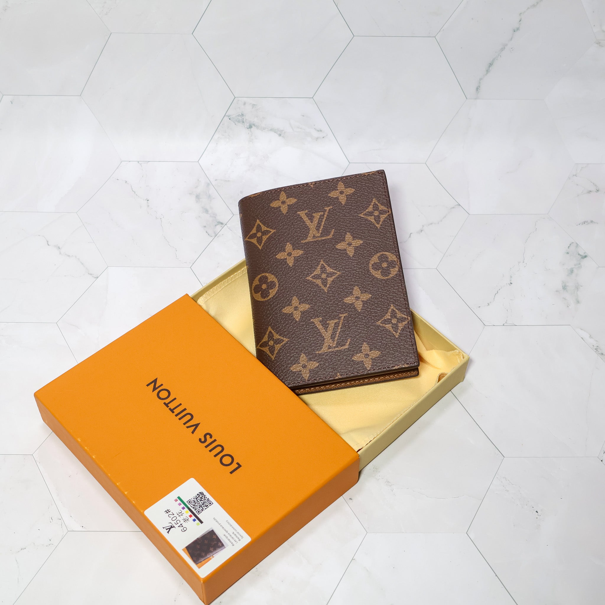 LV Passport Cover Monogram Canvas
