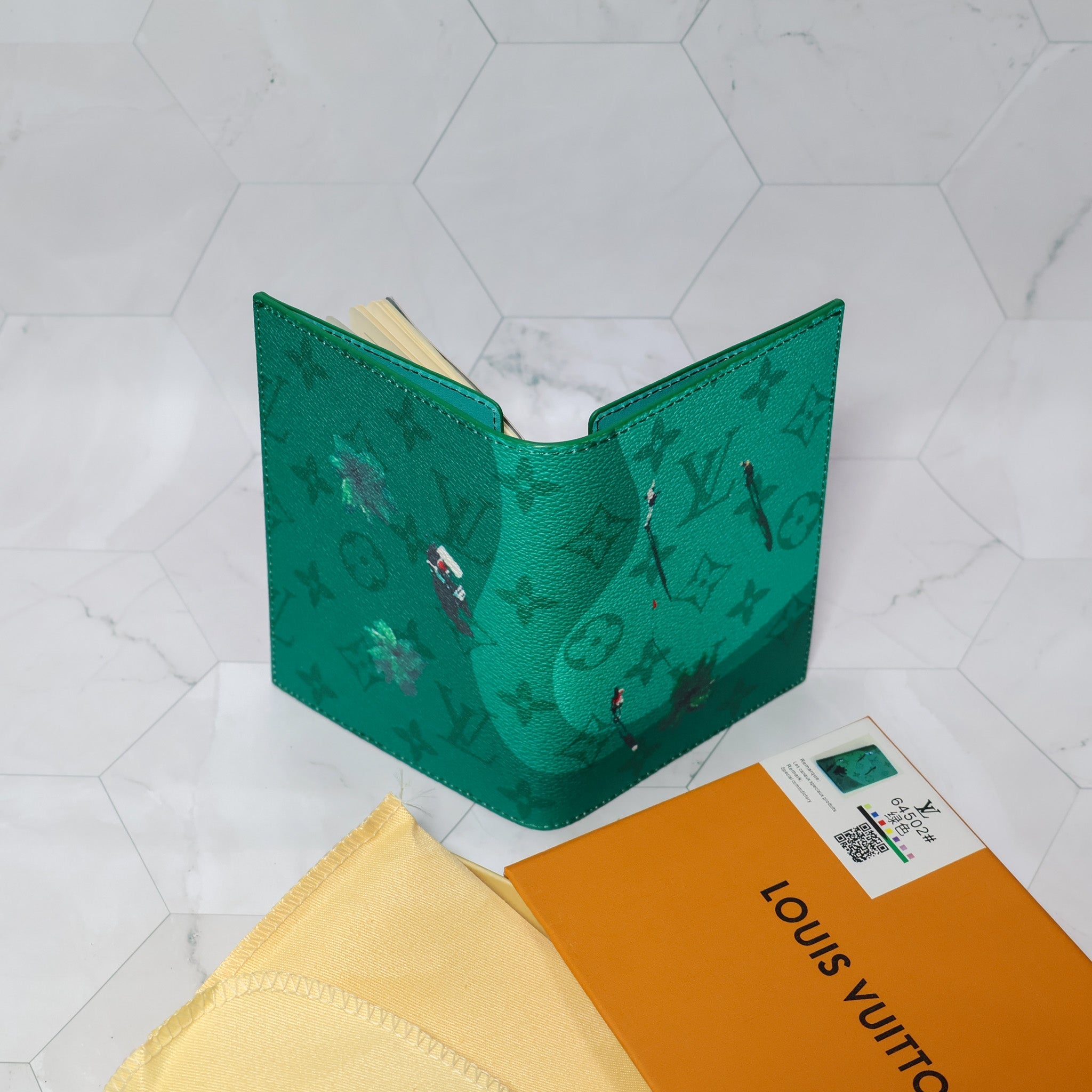 LV Passport Holder Golf Green