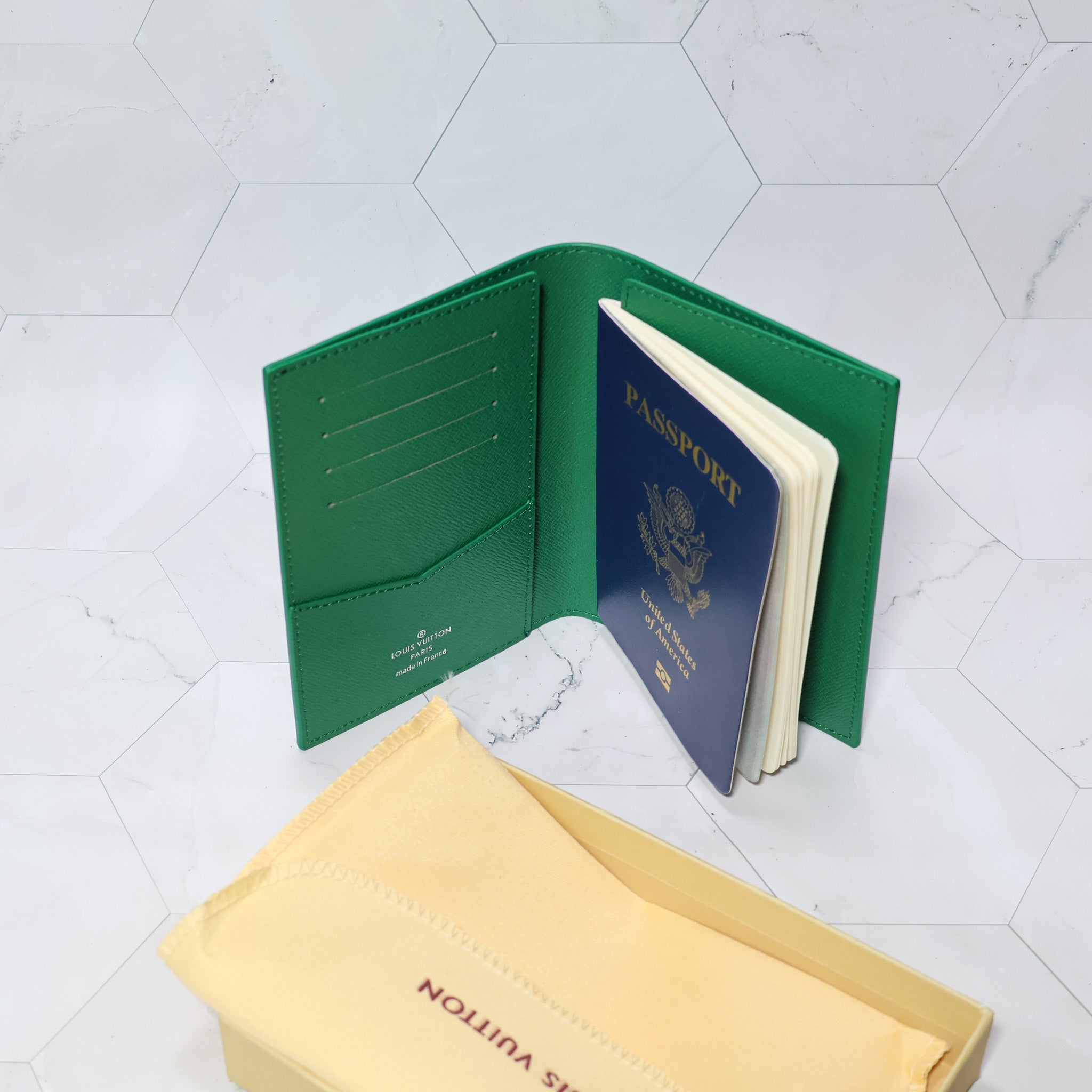 LV Passport Holder Golf Green