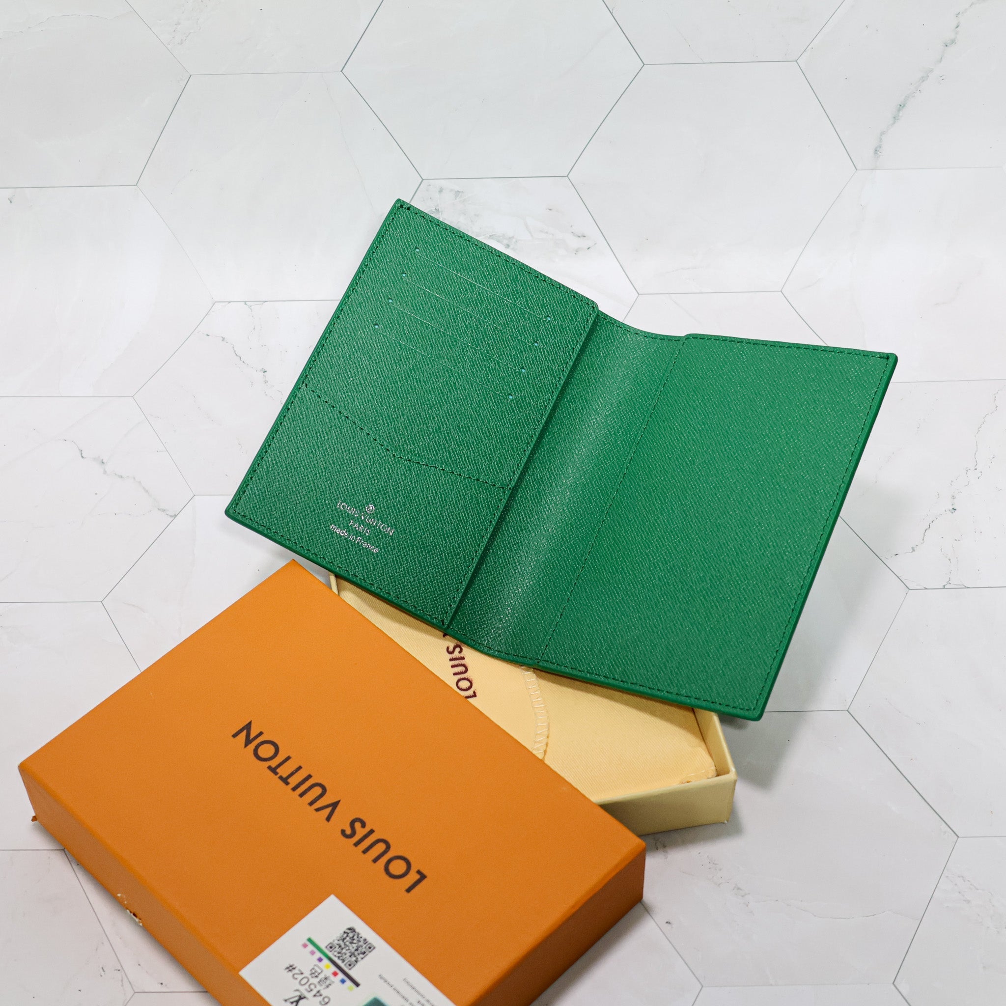 LV Passport Holder Golf Green