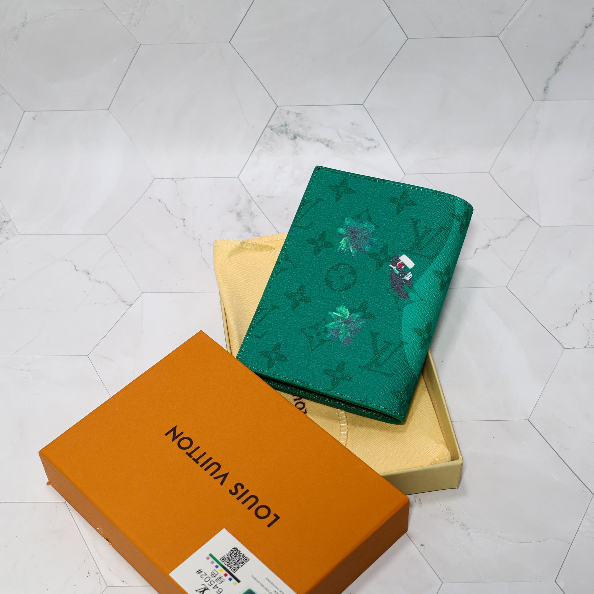 LV Passport Holder Golf Green