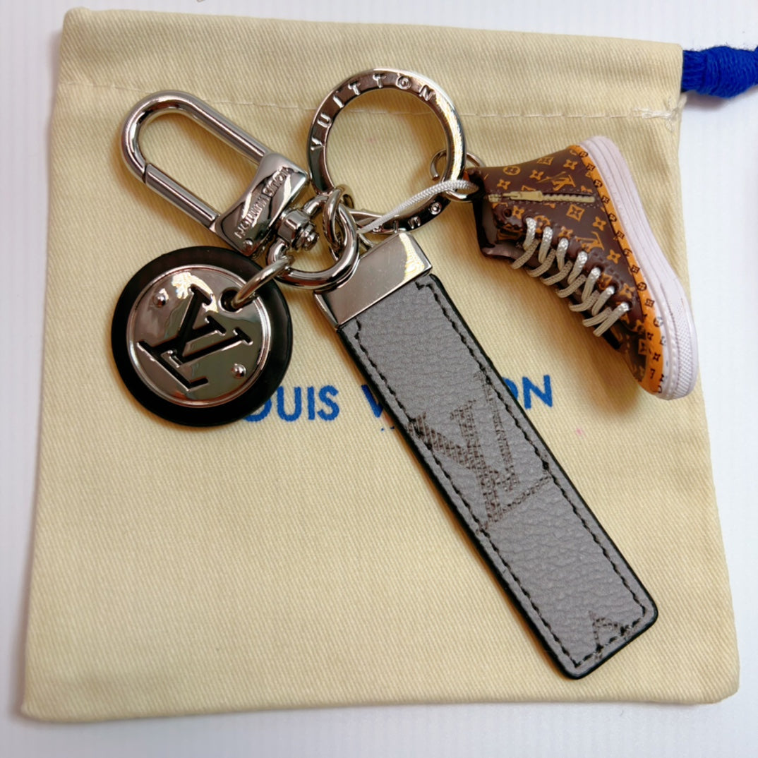 LV Sneaker Shoe Key Holder Key Chain with Pendant